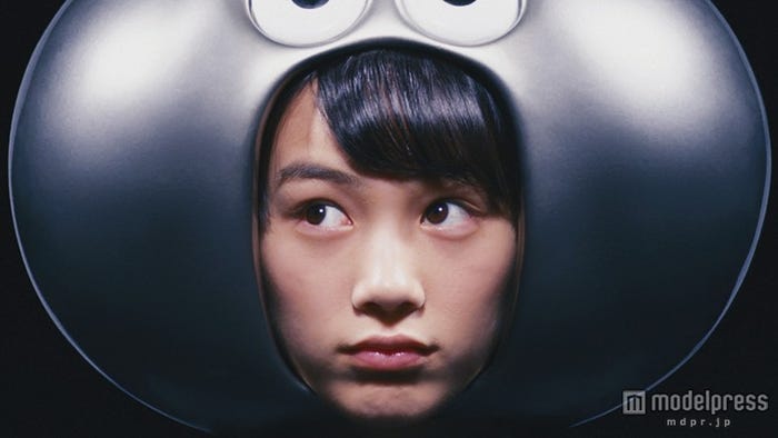 愛嬌たっぷりの表情で魅了/ドラゴンクエストモンスターズスーパーライト新TVCM「メタルスライム登場」篇(11月22日放送)より