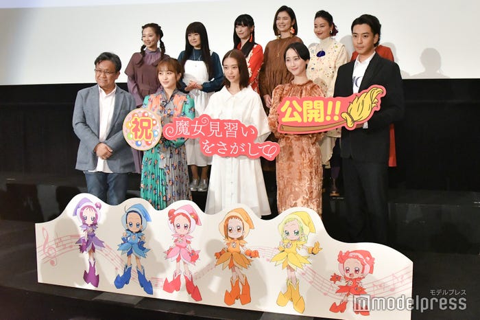 (前列左から)佐藤順一監督、百田夏菜子、森川葵、松井玲奈、三浦翔平(後列左から)宍戸留美、松岡由貴、千葉千恵巳、秋谷智子、宮原永海、石毛佐和(C)モデルプレス