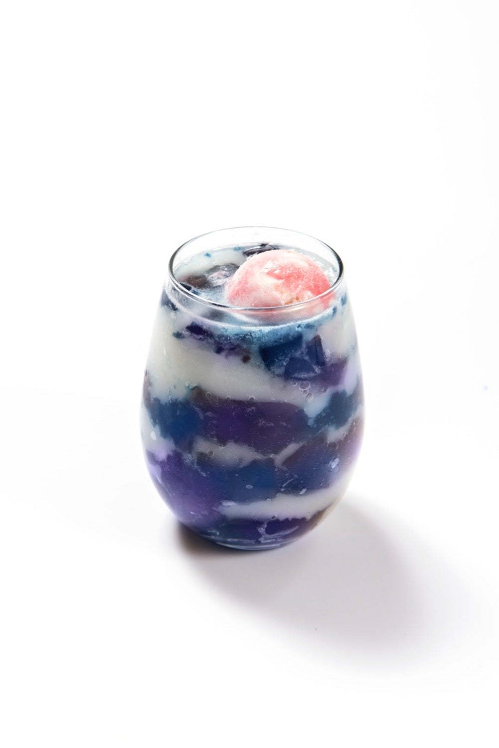 星が降った日の夜空ソーダ￥930（C）2016「君の名は。」製作委員会