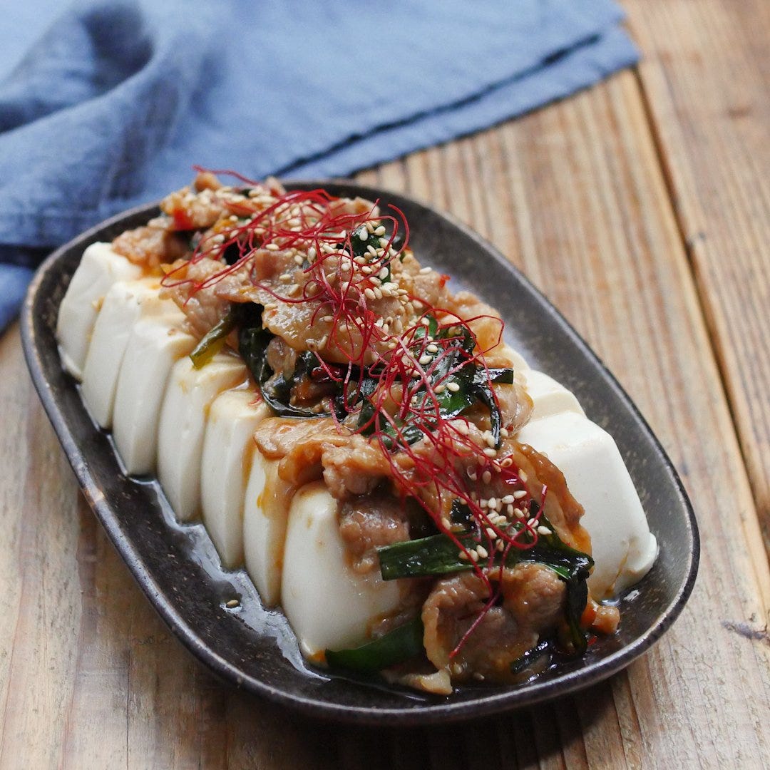 がっつりアレンジ。ニラ豚冷奴