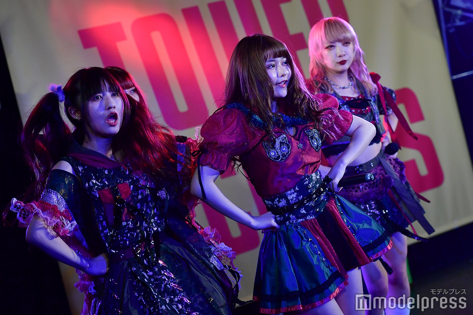 ライブの様子 （C）モデルプレス