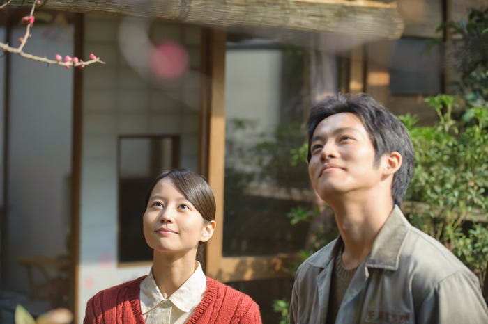 堀北真希、松坂桃李(C)NHK