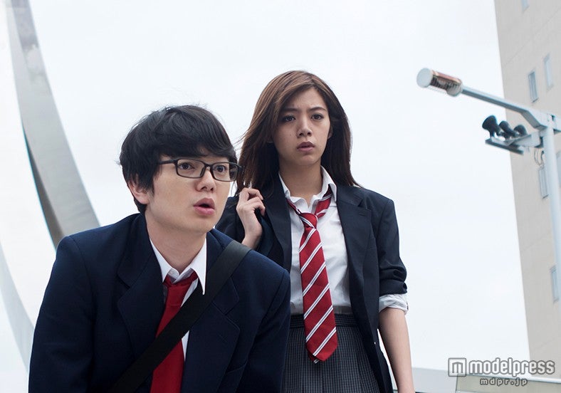 染谷将太、池田エライザ（C）「みんな！エスパーだよ！」製作委員会