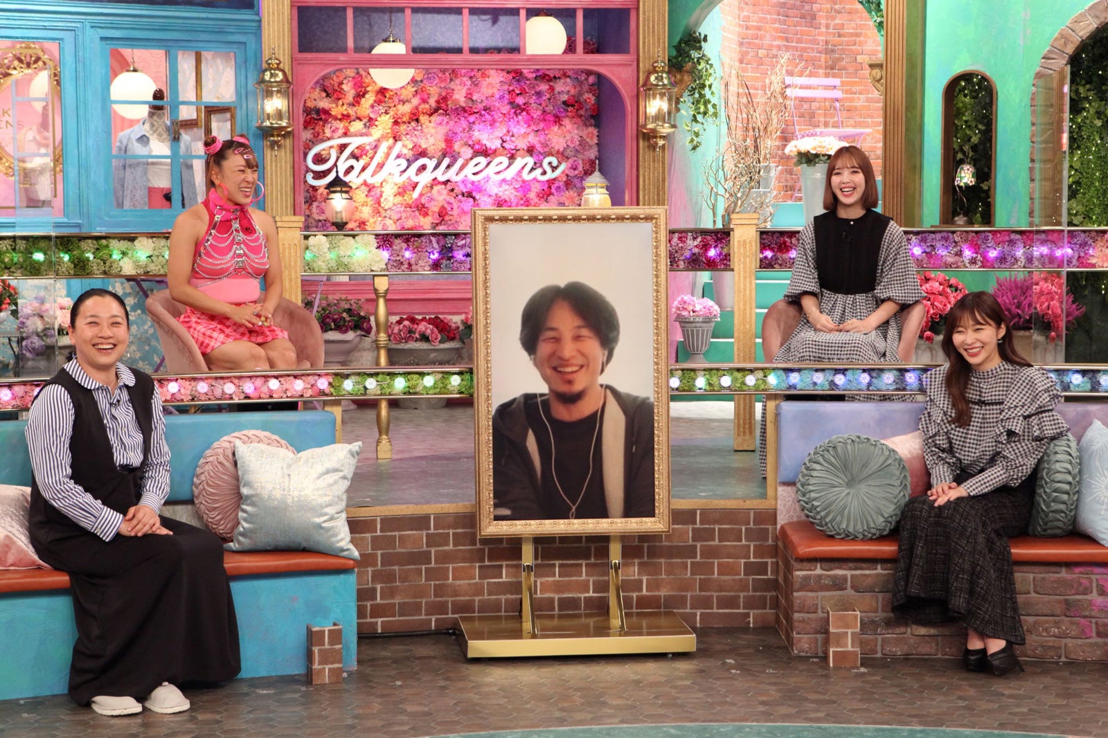 いとうあさこ、フワちゃん、ひろゆき、藤田ニコル、指原莉乃（C）フジテレビ