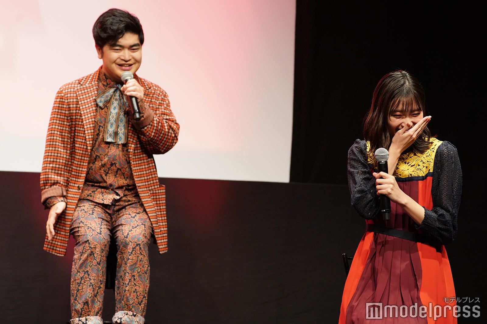 加藤諒、新川優愛 （C）モデルプレス