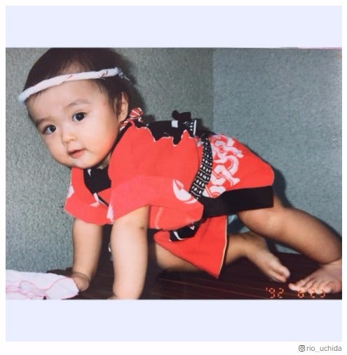 内田理央の投稿写真に反響「小さい頃？」「すでに美少女！」