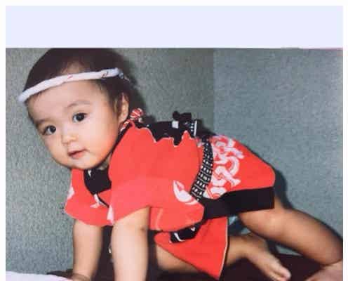 内田理央の投稿写真に反響「小さい頃?」「すでに美少女!」