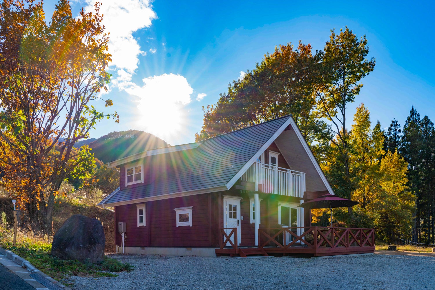 りんご園でグランピング滞在！群馬「果樹園グランピングヴィラHARASAWA」サウナ付き＆犬OKコテージも