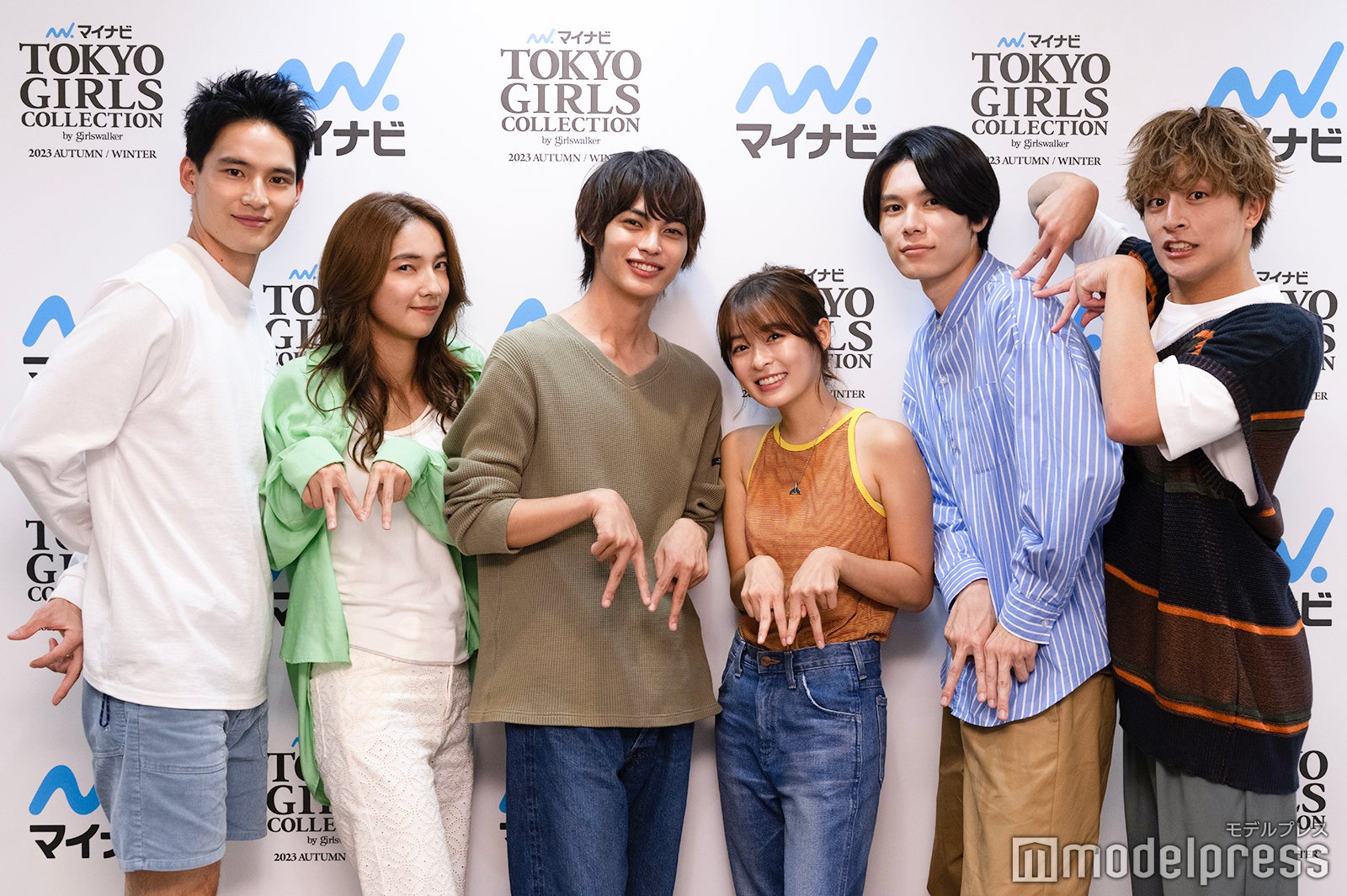 モデルプレスの“M”ポーズを作ってくれました！／水上恒司、仁村紗和、神尾楓珠、森七菜、萩原利久、白濱亜嵐（C）モデルプレス