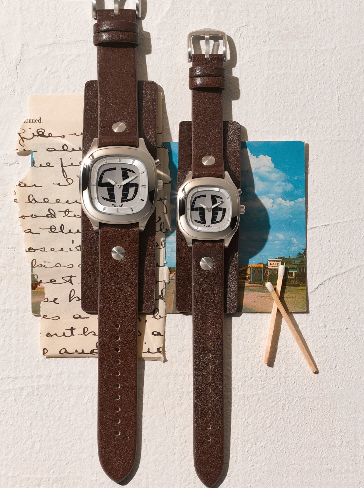 ブラウンダブルストラップ（提供画像）