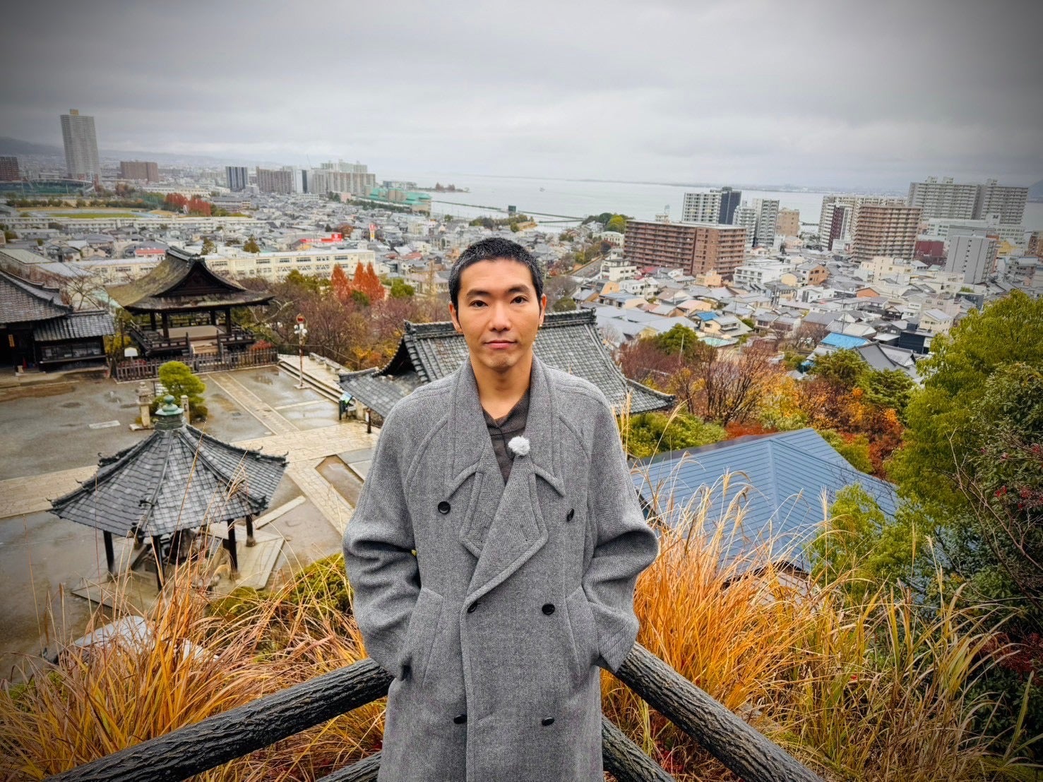 柄本佑「三井寺」展望台（C）NHK