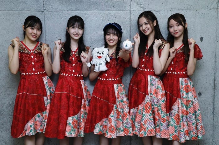 (左から)柴田柚菜、久保史緒里、向井葉月、金川紗耶、黒見明香/「乃木坂野球部」のメンバー(C)日刊スポーツ新聞社