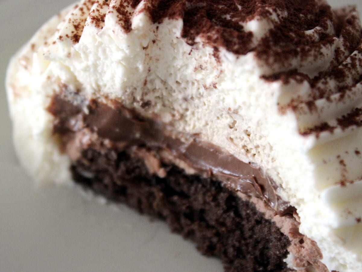 間にしのばせたチョココーヒーガナッシュがおいしい!