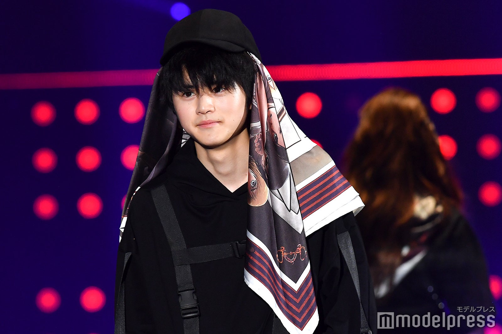 広瀬すずが“見つけた”イケメン鈴鹿央士、キュートなルックス×抜群スタイルのギャップにキュン＜TGC2019S／S＞