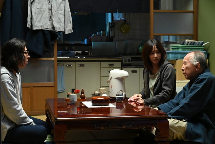 高橋一生、本田翼、橋爪功「6秒間の軌跡~花火師・望月星太郎の2番目の憂鬱」第6話より(C)テレビ朝日