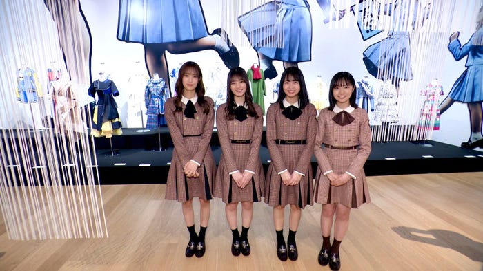 日向坂46/佐々木久美、小坂菜緒、上村ひなの、正源司陽子(C)Seed & Flower LLC.