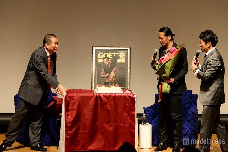 （左から）見城徹氏、HIRO