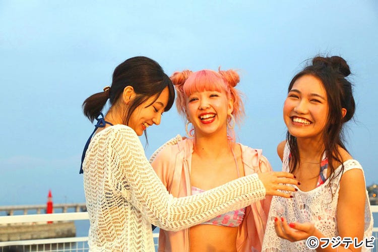 藤田ニコル 武田玲奈 井上苑子の水着姿も 月9 スピンオフがクランクイン 思った以上に感動的 泣きそうになった モデルプレス 藤田ニコル 武田玲奈 井上苑子の水着姿も 月9 スピンオフがクランクイン 思った以上に感動的 泣きそうになった モデルプレス