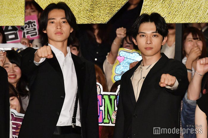 山崎賢人、吉沢亮(C)モデルプレス