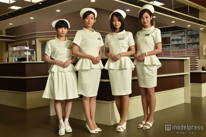 写真左から:志田未来、木村多江、堀北真希、高梨臨(C)TBS