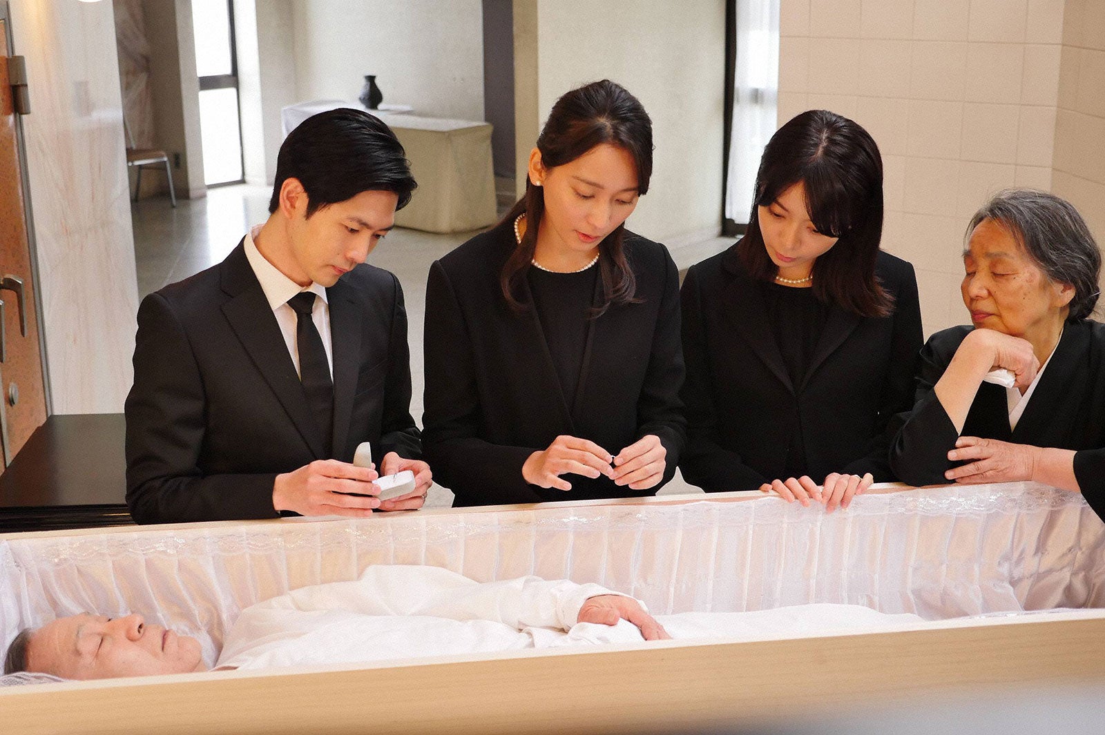 松下洸平、杏、森矢カンナ、山本道子（C）フジテレビ