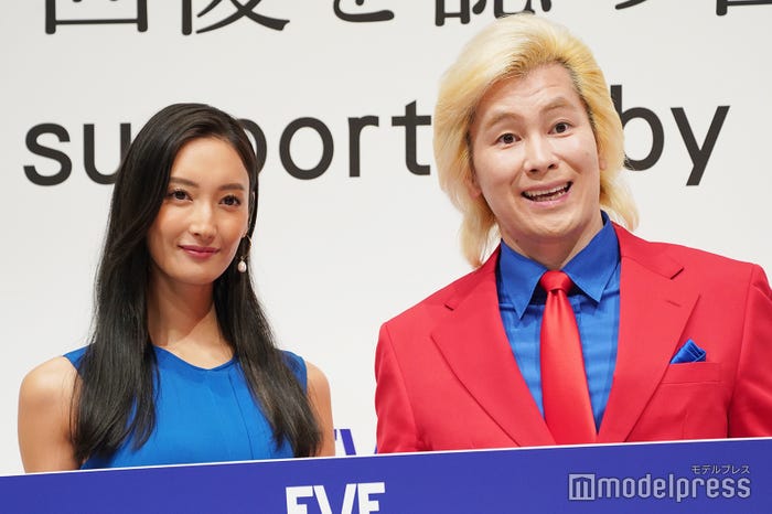 菜々緒、カズレーザー(C)モデルプレス