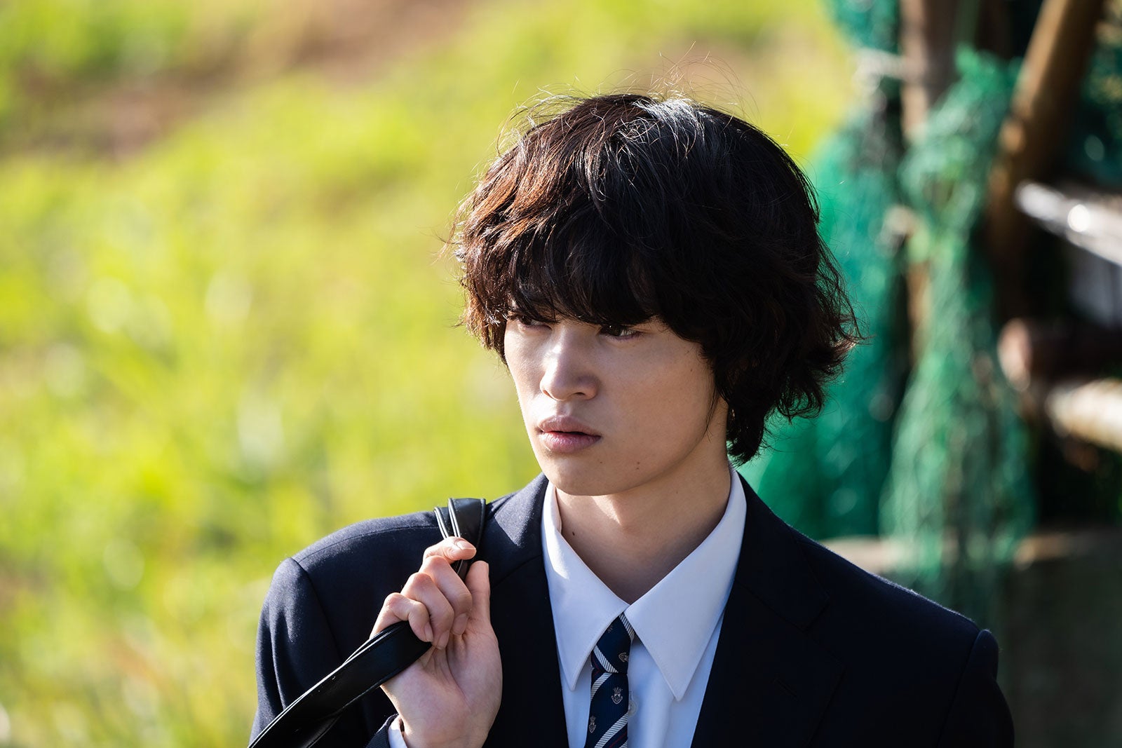 窪塚愛流は「ほっとけない弟系愛嬌俳優」山元環監督が印象明かす「呪いのスマホ」独占カット解禁