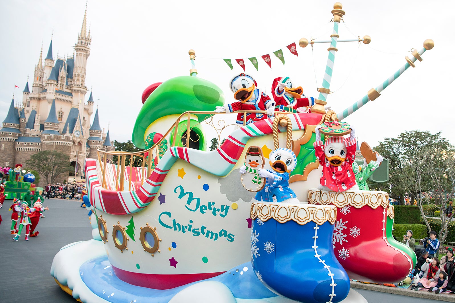東京ディズニーランド「ディズニー・クリスマス」 （C）Disney