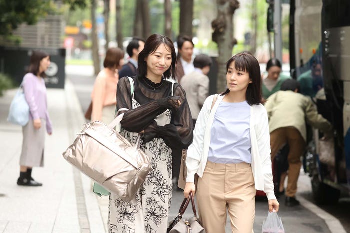 武田玲奈、奈緒「あなたがしてくれなくても」第4話より(C)フジテレビ