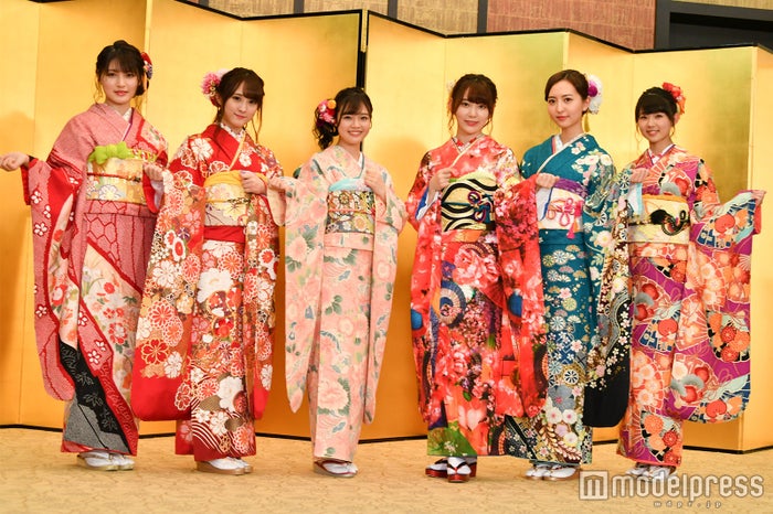 HKT48(左から)神志那結衣、植木南央、本村碧唯、宮脇咲良、森保まどか、熊沢世莉奈 (C)モデルプレス