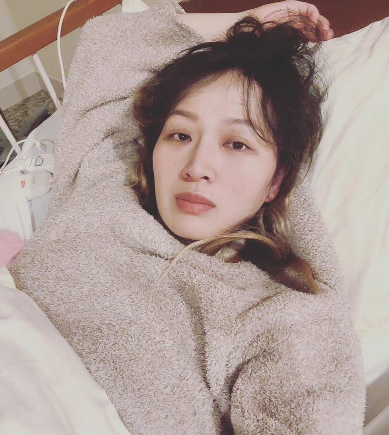 第1子出産の丸山桂里奈、退院を延期「産んだ次の日からずっと身体もおかしくて…」体調の変化・娘の様子を報告