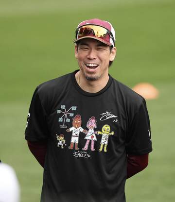 楽天 「マエケン画伯プロモデルTシャツ」発売「僕が投げる日はこのTシャツでスタンドを埋め尽くして」チームメートにもプレゼント