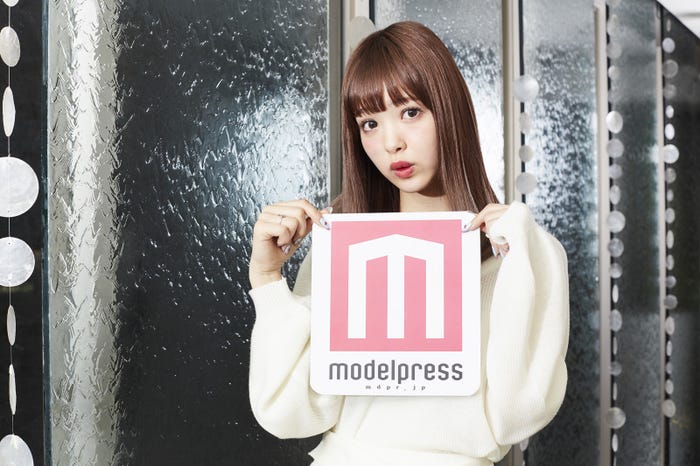 藤田ニコル(C)2016 Warner Bros. International Television Production Limited. Allrights reserved.(C)YD Creation All rights reserved