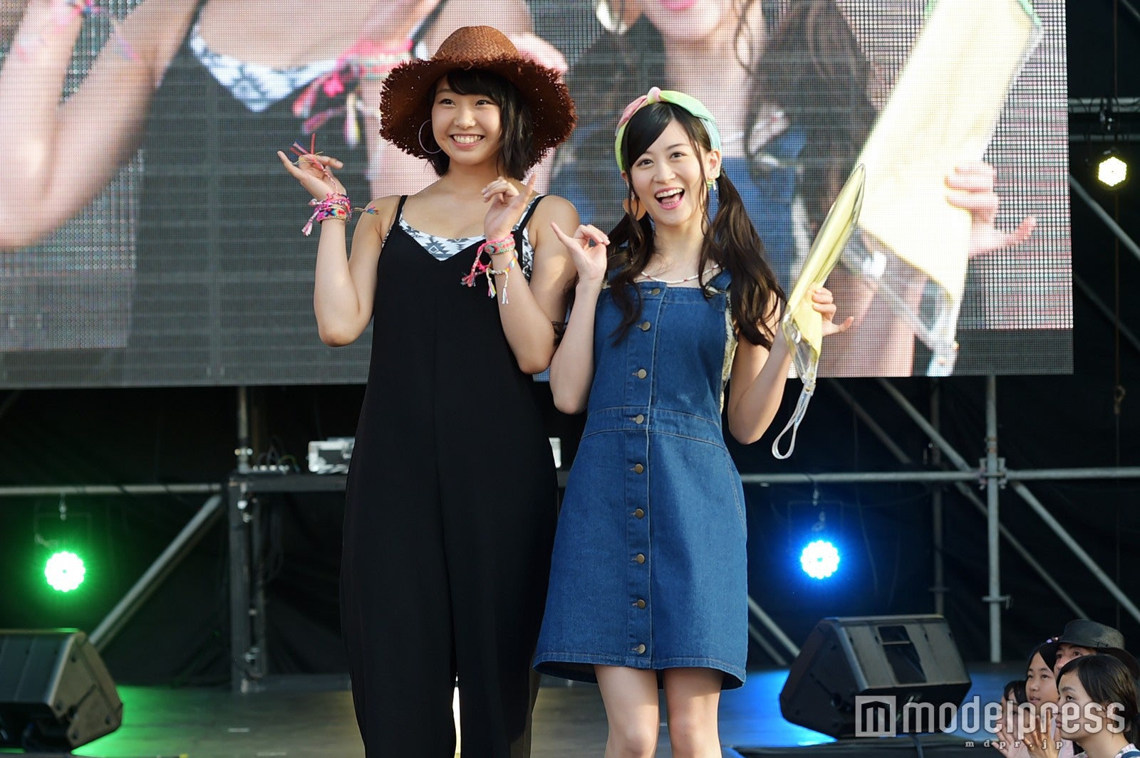 加藤夕夏、上西恵（C）モデルプレス