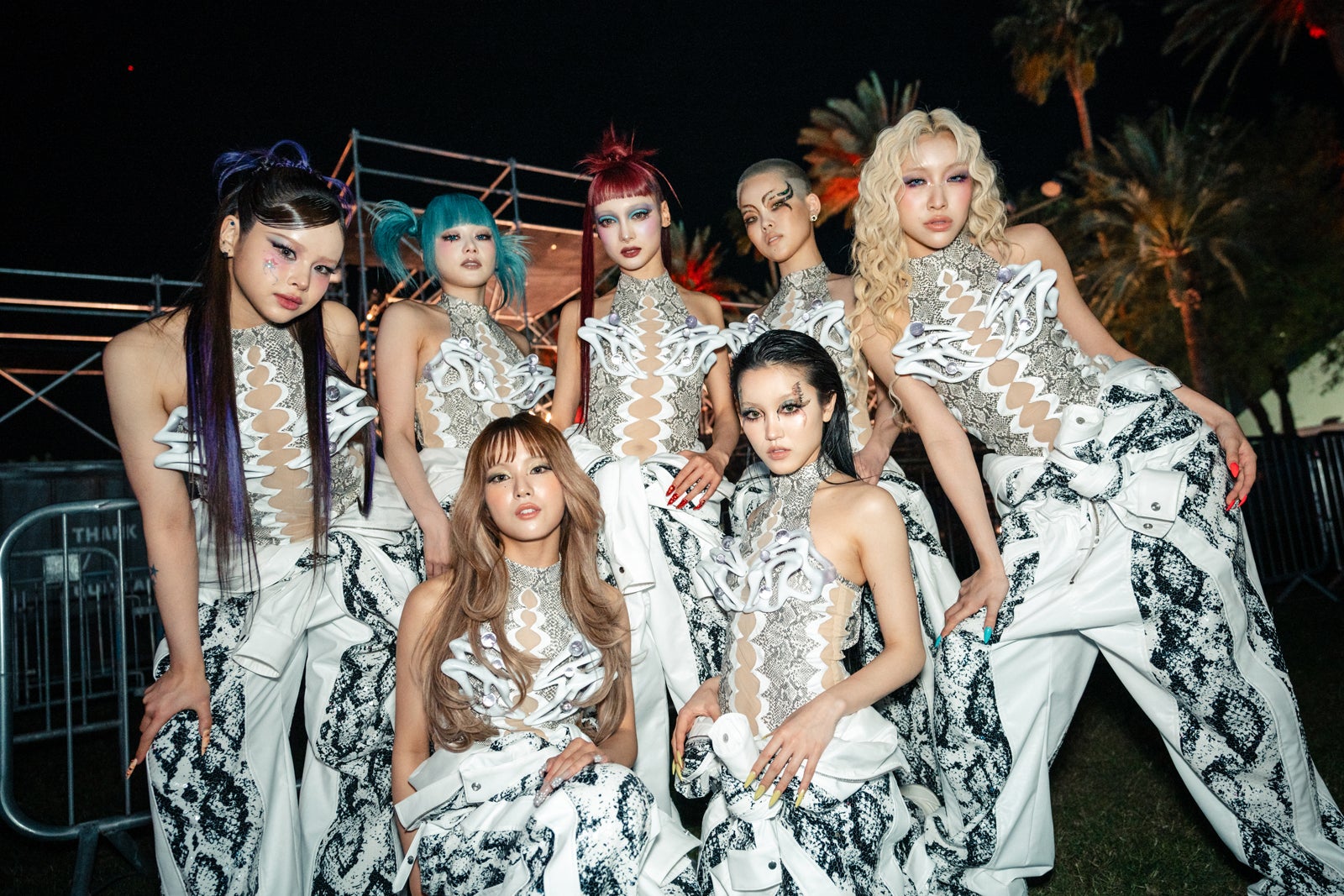 XG coachella (コーチェラ) 2025 バンダナ 会場限定 XG Coachella コーチェラ 会場 限定 2025 バンダナ UFO｜Yahoo