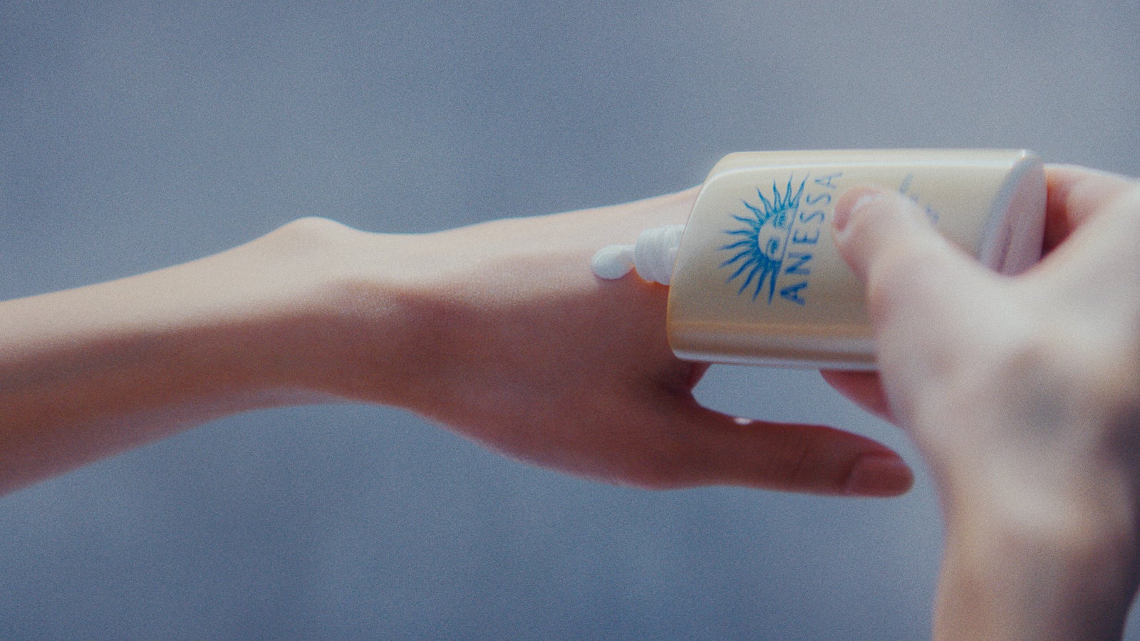 新CMより（提供写真）