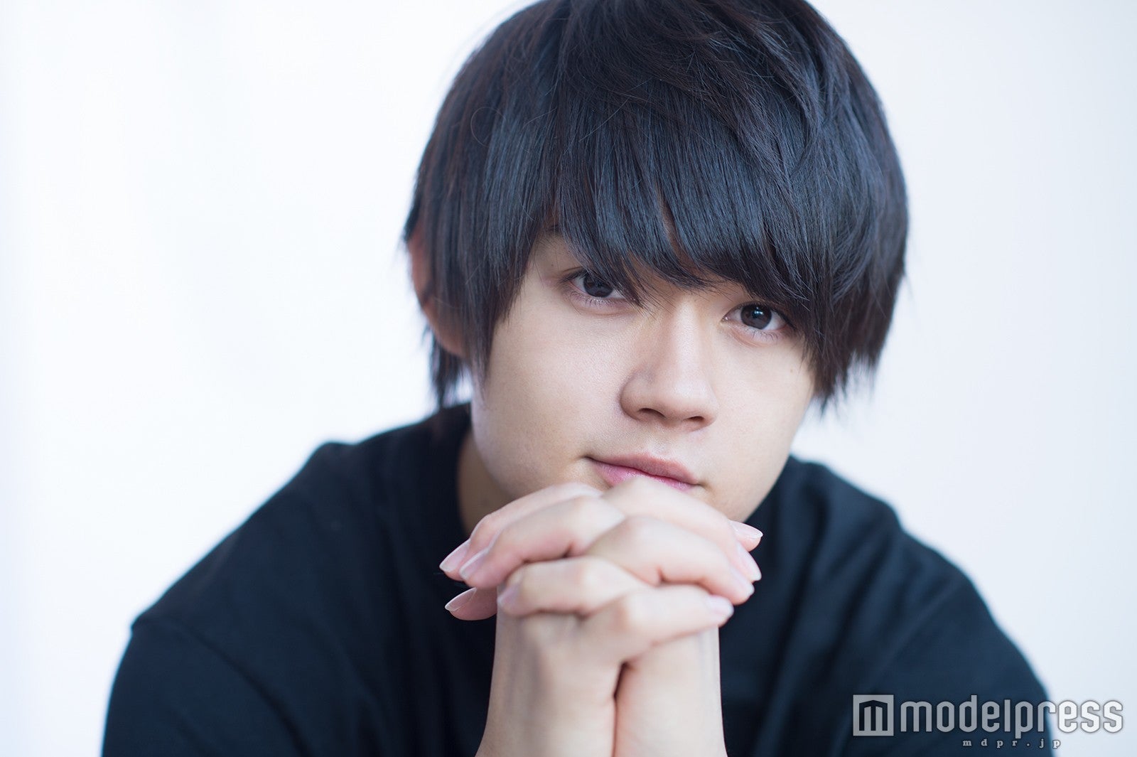 澄んだ瞳で見る景色は？ （C）モデルプレス