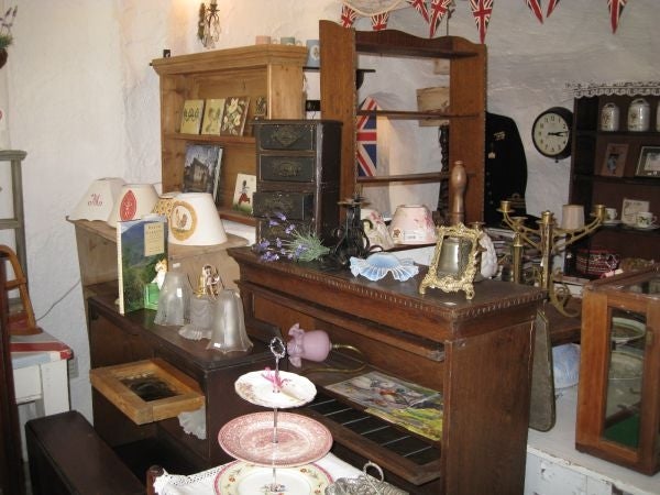 アンティークショップ／画像提供：DREAMTON