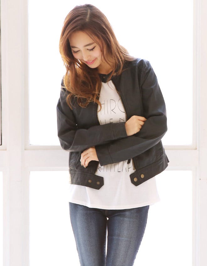 フード付き・レザータッチシングルライダース「LuzLlena」4,470円(税込)/画像提供:LuzLlena