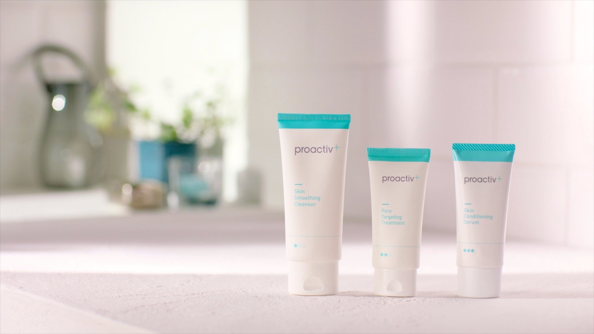 「スキンスムージング クレンザー」、「ポアターゲティング トリートメント」、「スキンコンディショニング セラム」