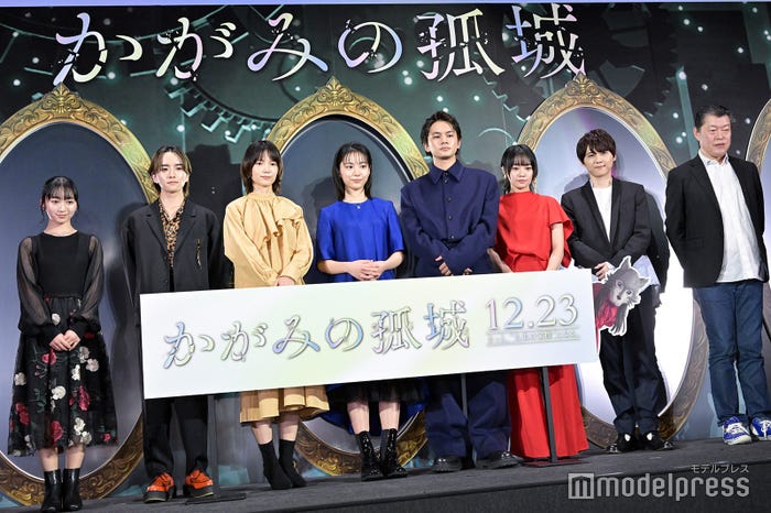 (左から)横溝菜帆、板垣李光人、宮崎あおい、當真あみ、北村匠海、吉柳咲良、梶裕貴、原恵一監督(C)モデルプレス