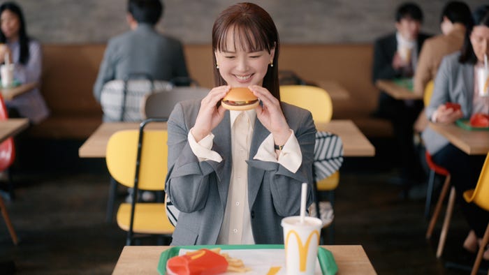 多部未華子/新TVCMセット500「バッティングセンター」篇(提供写真)