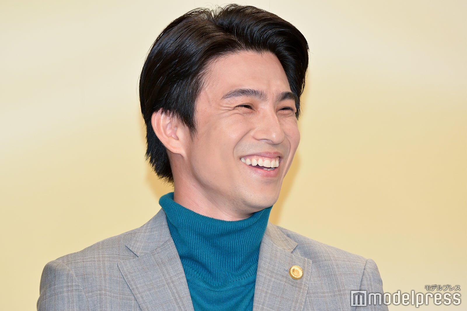満面の笑みを浮かべる中尾明慶（C）モデルプレス