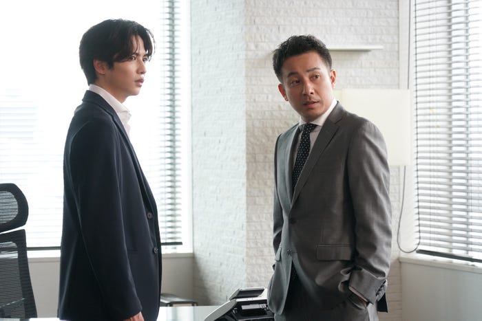 志尊淳、坪倉由幸/「ムチャブリ! わたしが社長になるなんて」第8話より(C)日本テレビ