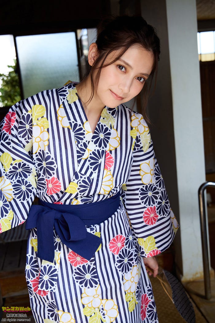 桃月なしこ(C)Takeo Dec./ヤンマガWeb