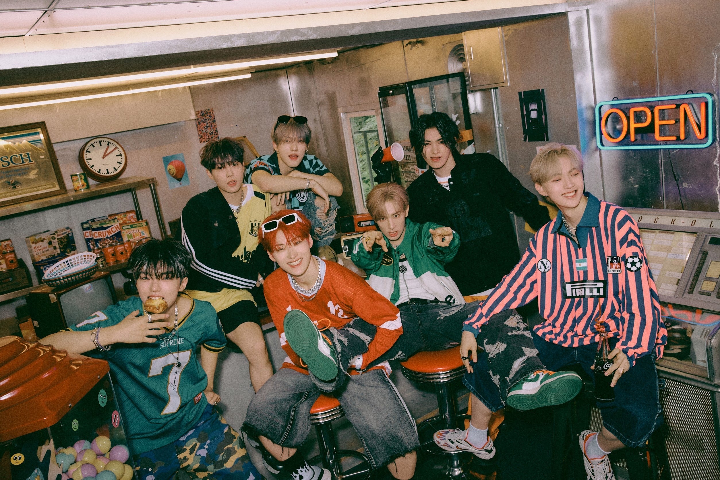 ALL(H)OURS（提供画像）