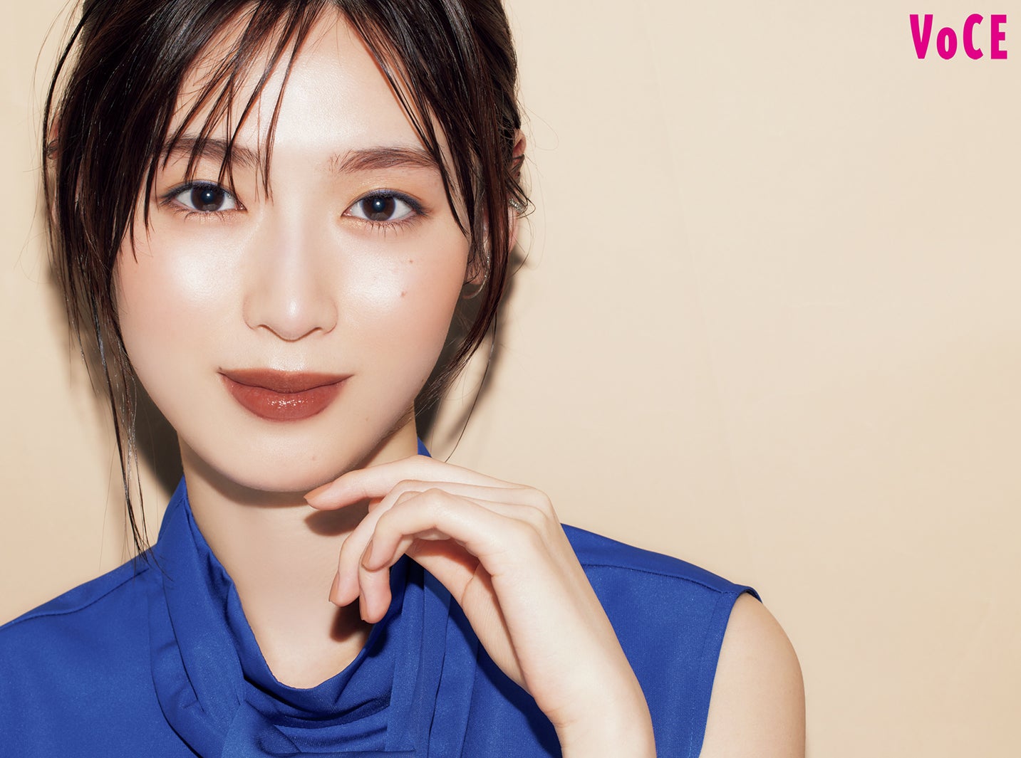 白石聖、夏新色メイクで“大人の夏顔”披露