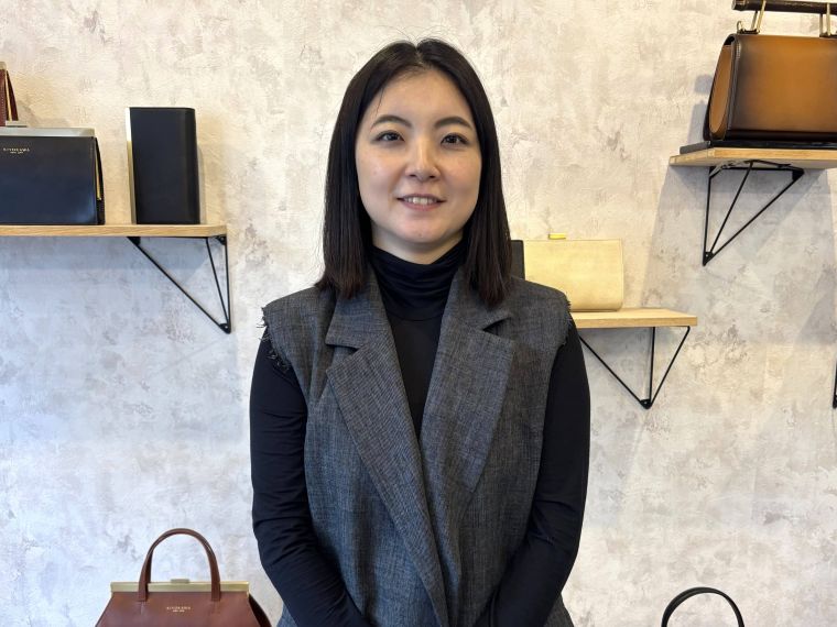 レザーバッグ「KIYOKAWA」のデザイナー松村美咲さん 物作りを未来ある職業に