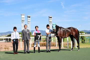 【もみじS】ロンドンガーズ しぶとく伸びて先頭譲らずオープン初V 松山「着差以上に強い競馬でしたね」