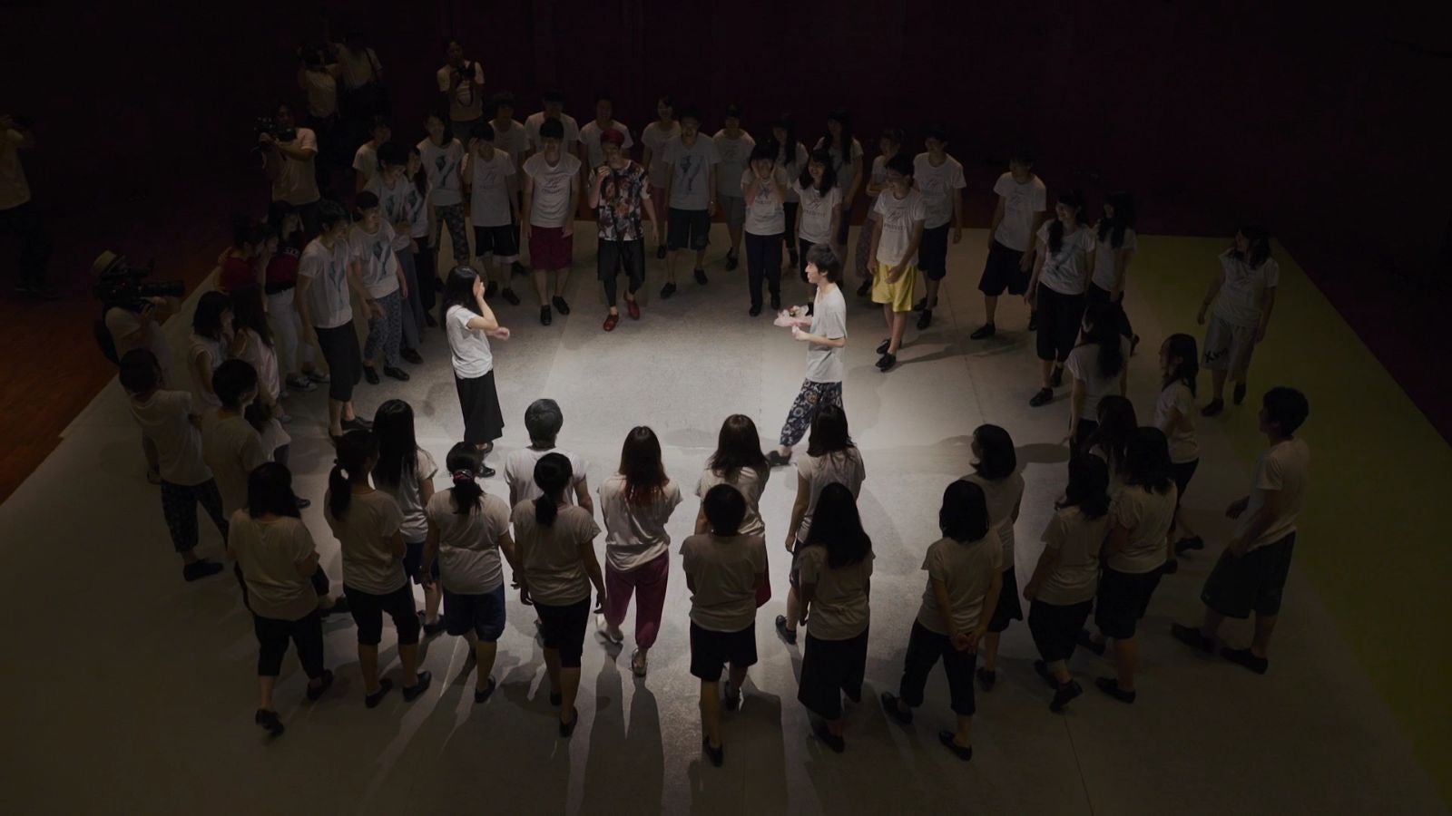 AKB48「LOVE TRIP」MVより